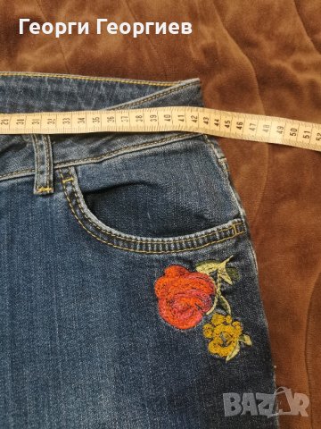 Страхотни дънки с широк крачол и бродерия, снимка 2 - Дънки - 40490628