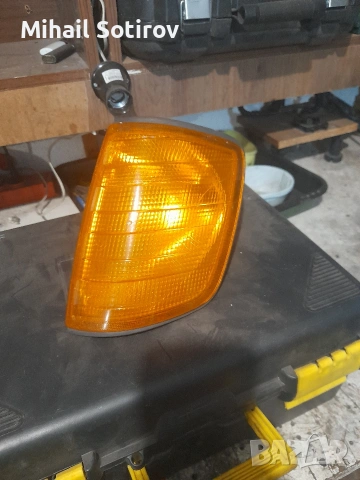Ляв мигач за Мерцедес 124