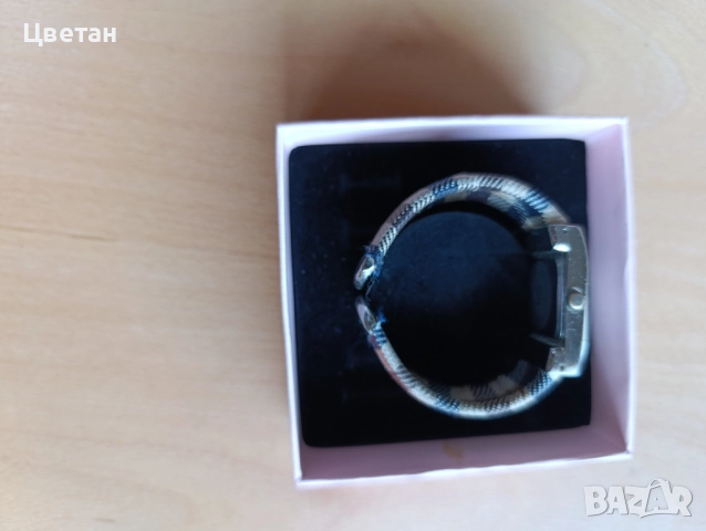 дамски часовник тип гривна cK, снимка 4 - Дамски - 52848975