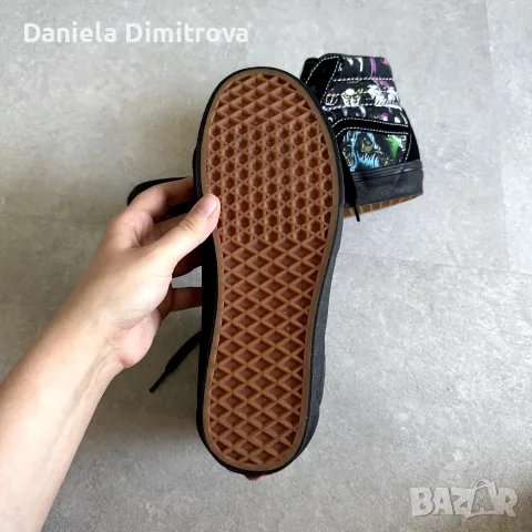 Мъжки кецове Vans Disney x Sk8-Hi Shoes 100 Year Anniversary, снимка 5 - Кецове - 56121777