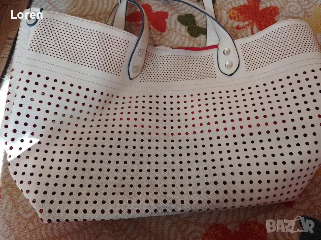 Подарявам!Бяла голяма чанта с дупчици, снимка 3 - Чанти - 49451311