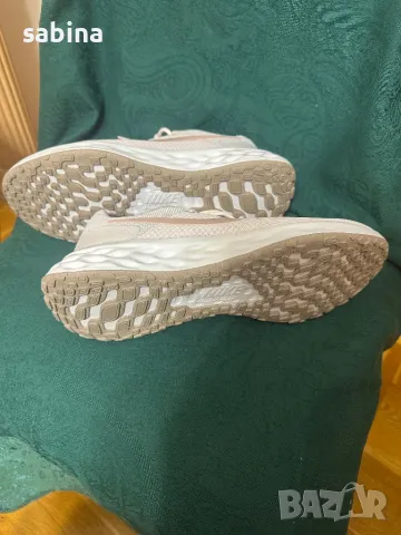 Продавам дамски маратонки Nike, 41/42, стелка 26,5 см, снимка 4 - Маратонки - 49487110