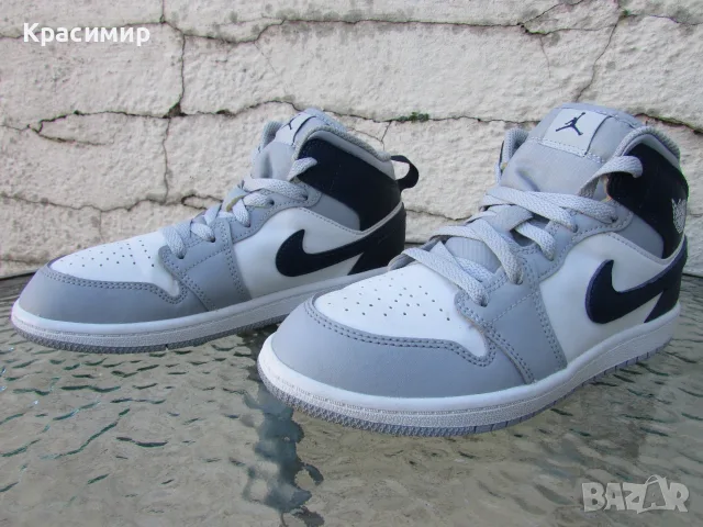 Детски маратонки Nike Air Jordan 1 Mid , снимка 6 - Детски маратонки - 56239375