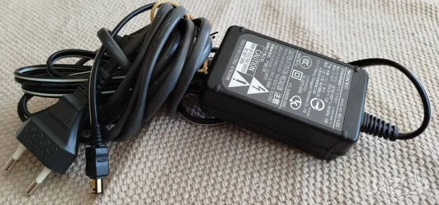 Aдаптер /захранване/ за камери и фотоапарати SONY, AC-LS5. Oригинал.
