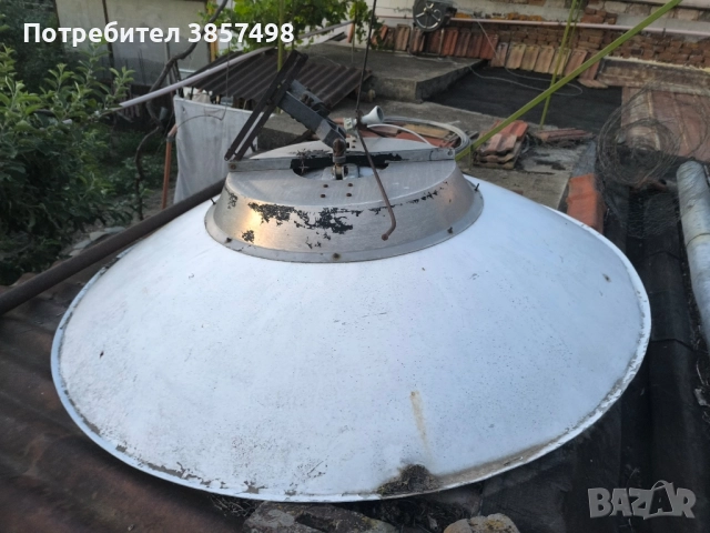 Продавам Сателитна чиния 180 см. 1м.80см. с тръбата за стойка, снимка 3 - Приемници и антени - 52145154