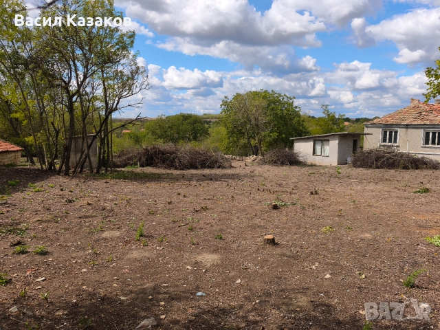 УПИ 2440кв.м. с. Момчилово с ток и вода