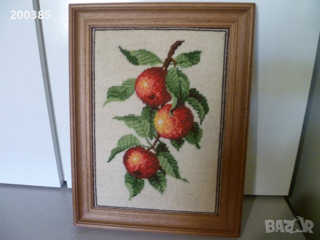 Немски гоблен "Ябълкова клонка". Рамкиран., снимка 3 - Гоблени - 40805855