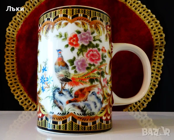 Порцеланова чаша Пауни,цветя,злато. 