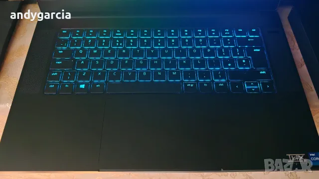 Razer Blade 15/Intel Core i7-11800H/NVidia RTX 3070 8GB/16GB RAM/512GB SSD/15.6 2560x1440 (Quad HD), снимка 16 - Лаптопи за игри - 56021031