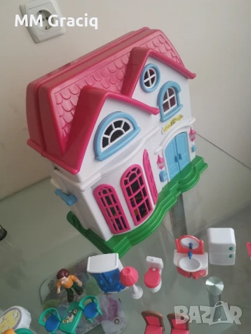 Пластмасова къща за кукли , снимка 5 - Кукли - 51318086