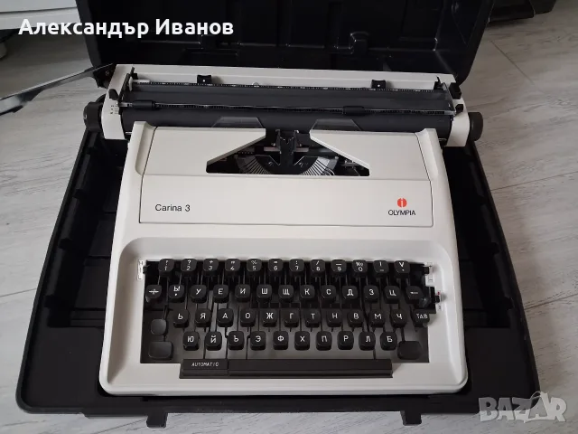 Германска/японска/ пишеща машина Olympia Carina 3 1987 г.
