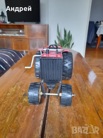 Стара играчка трактор МТЗ, снимка 2 - Други ценни предмети - 48144289