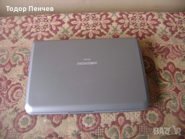 Medion Akoya E1210 - Intel Atom, 2 GB RAM, 160 GB HDD, снимка 3 - Лаптопи за дома - 53995242