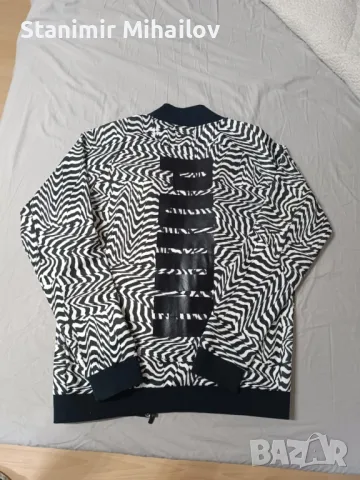 Продавам дамско горнище PUMA