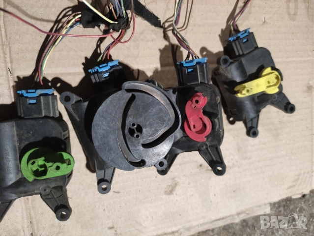 Сервомотори (машинки) за клапи на климатроник Audi A4 B6/B7 / Seat Exeo , снимка 2 - Части - 53035759