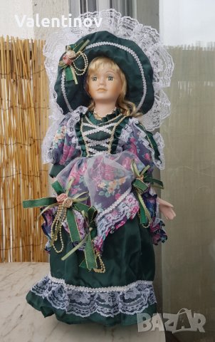 Порцеланова кукла със стойка , снимка 1 - Кукли - 38158092