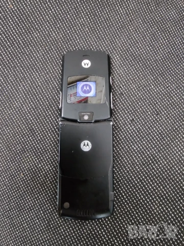 Сгъваем Телефон мида МОТОРОЛА v3  MOTOROLA v3 модел 2004, снимка 3 - Motorola - 51141932