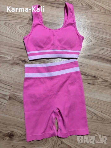 Нов безшевен комплект размер S , снимка 2 - Спортни екипи - 50741412