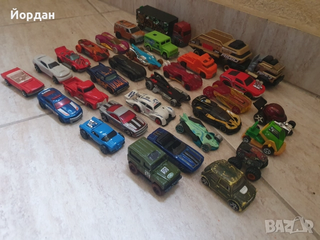 Метални колички на hot wheels