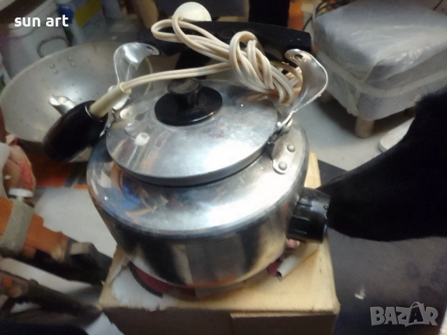 електрически чайник, снимка 2 - Антикварни и старинни предмети - 53012958