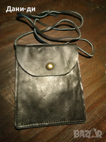 Кожено портмоне за врат 