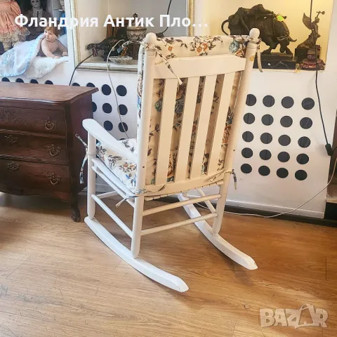 Класически дървен бял люлеещ стол, снимка 4 - Столове - 46362208