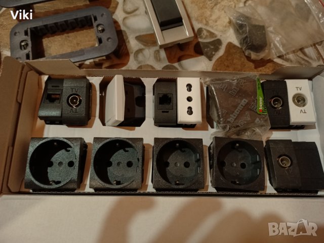 Bticino Axolute рамки и механизми нови , снимка 13 - Ключове, контакти, щепсели - 39006039