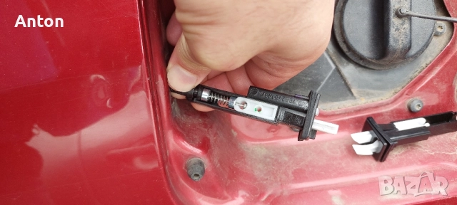 Заключващ механизъм за капак на резервоар Dacia Duster MK2 (2017-2024), снимка 2 - Аксесоари и консумативи - 51925160