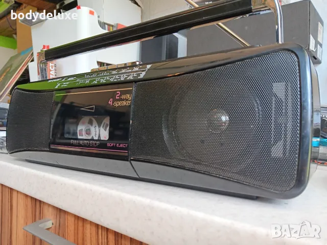 SHARP QT-249 радио-касетофон, снимка 4 - Радиокасетофони, транзистори - 50358339