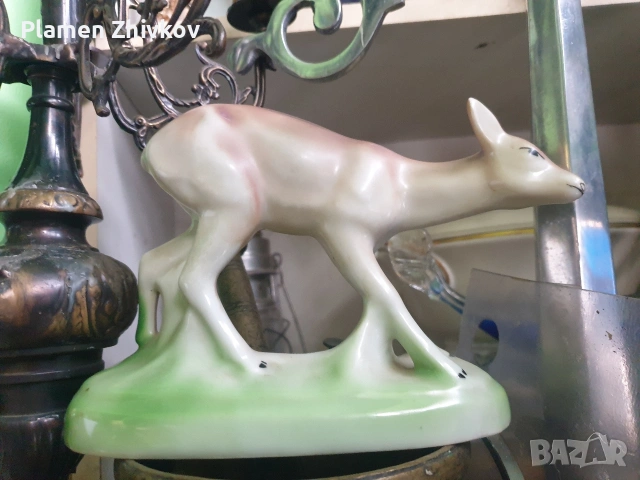 Българска порцеланова фигура на Изида / / сърна /