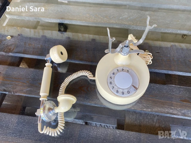 Стар Ретро телефон, снимка 2 - Антикварни и старинни предмети - 50552517