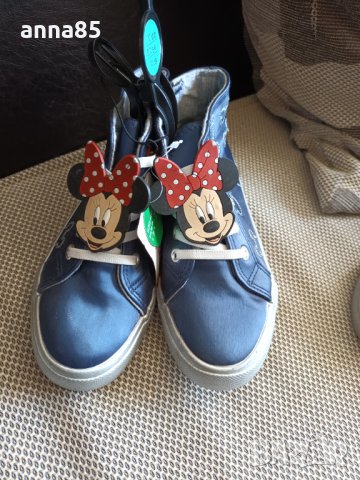 Нови кецове с Мики Маус 