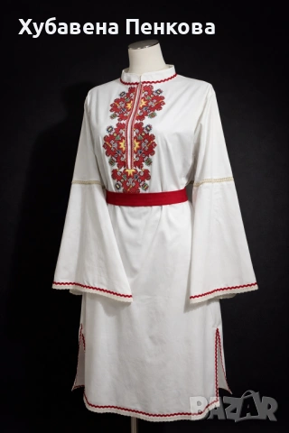 Дамска риза с машинна бродерия