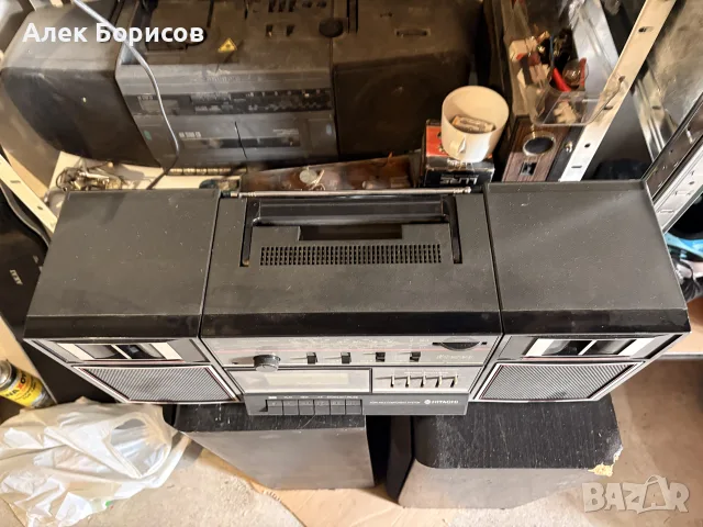 Радиокасетофон Hitachi , снимка 3 - Радиокасетофони, транзистори - 56390885