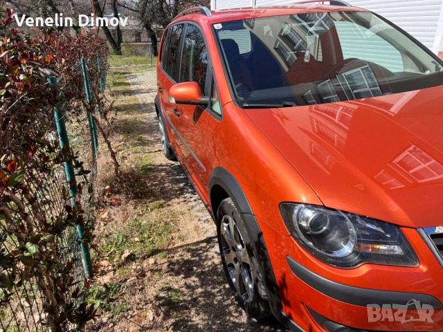 VW Touran CROSS 1.9 105, снимка 8 - Автомобили и джипове - 54348679