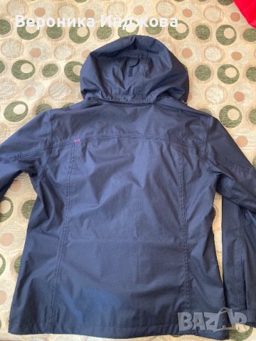 Дамско спортно яке за преходи Quechua от Декатлон, снимка 5 - Якета - 44322507