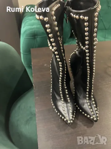 Страхотни дамски боти с капси, снимка 9 - Дамски боти - 48048896