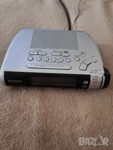 Радио часовник SONY. 