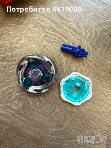 Beyblade комплект с X-Winder Launcher