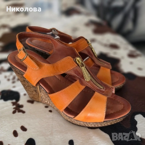 кецове Guess + сандали, снимка 3 - Кецове - 54195006