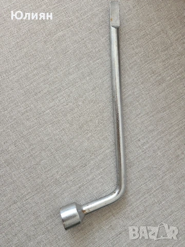 Ключ за гуми ,Тойота 