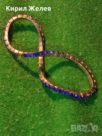 НЕЖНА РАЗТЕГЛИВА ПОСРЕБРЕНА ВИНТИДЖ АРТ ГРИВНА с ФАСЕТИРАН СИН ЦИРКОН / КРИСТАЛ 21277, снимка 10 - Гривни - 47023013