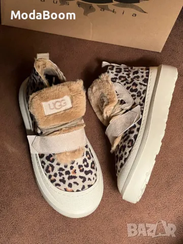 UGG дамски боти , снимка 2 - Дамски боти - 48456032