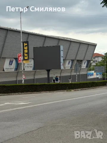 ПРОДАВАМ ИЛИ ОТДАВАМ ПОД НАЕМ 3 двустранни LED Билборда P4 – Петрич