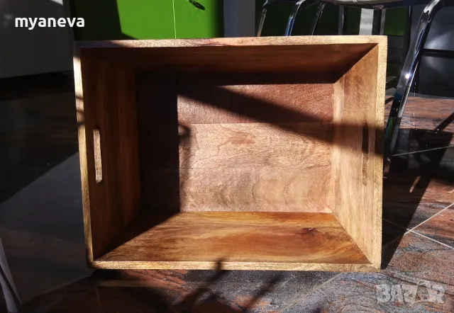 Vintage  шкаф от дъб с ръчно ковани колела , за играчки , вино , декорация . , снимка 10 - Декорация за дома - 48105691