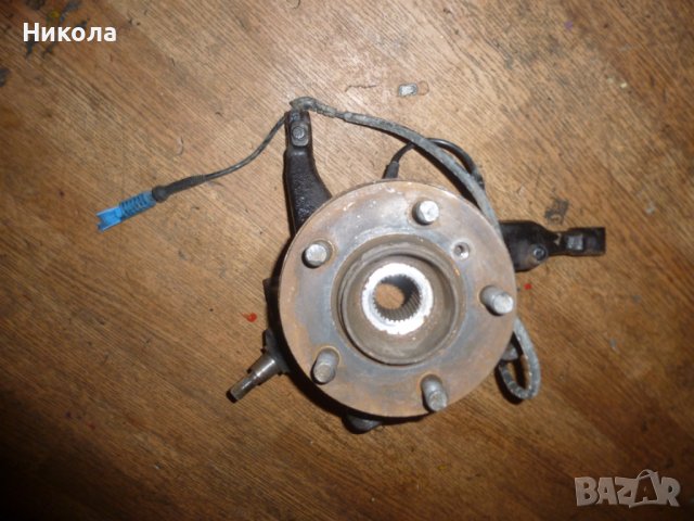 Преден десен шенкел главина Range Rover 3 3.0 177 к.с, снимка 2 - Части - 39942406