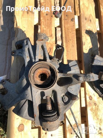 Преден лая и десен шенкел главина Мерцедес мл Mercedes W163 шенкелглавина , снимка 2 - Части - 42131318