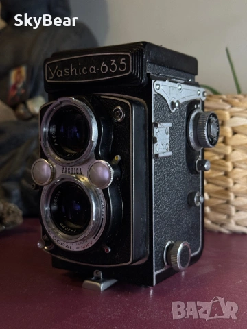 Фотоапарат Yashica 635 среден формат, снимка 3 - Фотоапарати - 54337618