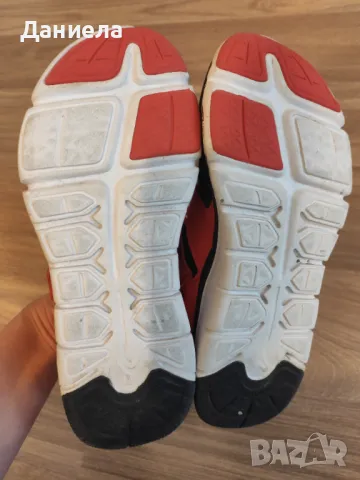 Запазени(ползвани в зала) детски маратонки Decathlon,велкро,номер 32, снимка 4 - Детски маратонки - 48572033