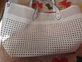 Подарявам!Бяла голяма чанта с дупчици, снимка 3